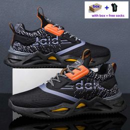 Roller Shoes Trainers Sneakers Casual Men Designer Runner Transmit Sense Black White Jogging Hiking Shoes Competitive Price Shipping Mens for Man No ZM S 322