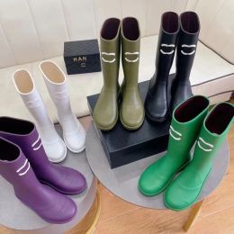 2024 Lüks Yağmur Botları Tasarımcı Ayak bileği Kış Kalın Sole Martin Diz Botları Kauçuk Platform Ayakkabıları Seyahat Su Geçirmez Moda Adam Yüksek Uzun Bot Ayakkabı