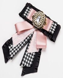 Female Brooch 4 Color Multilayer Lace Houndstooth Bow Tie Lapels Pin Brooch Designer Pin Wedding Center Party Decoration1711346
