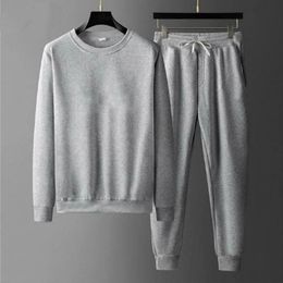 Casual Mens Tracksuit Set Spring Leisure Solid Oneck Sweatshirt Elastic Drawstring Jogging Trousers Man Running Pant Sets 240131wtt