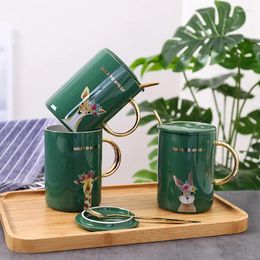Mugs Creative Gold Green Animal Pattern Mug With Spoon Lid Office Business Tea Drinkware Gift Personality Ceramic Coffee Cup