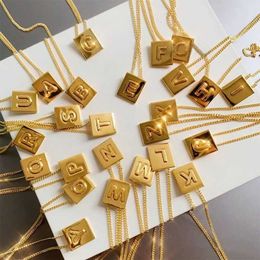 Designer Celins Halskette Mode Schmuck für Liebhaber Neues Buchstaben Halskette Gold Licht Luxus kleine Kette EZ9s