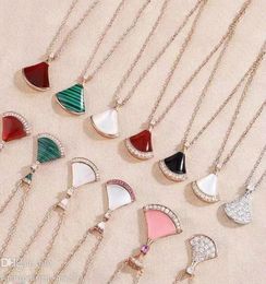 Fanshaped Pendant Necklace Designer Jewelry luxury skirt Necklaces for Women girlfriend rose gold Black white green red pink diam7505630