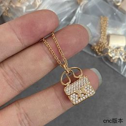 Ele colar o colar de design de design de design de design para mulheres de diamante rosa 18k ouro com logotipo original t8wl