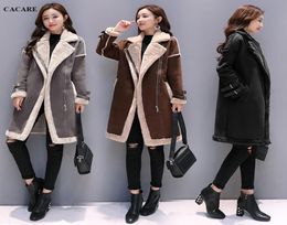 Теплые длинные куртки смешивают женщины Осень Зимние моды Куртка F0102 замшевая ягненка Fleece2293510
