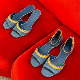 Sandalet Tasarımcı Kadın Yüksek Topuklu Terlik Orta Topuk İnce Topuklu Seksi Denim Vintage Eşek Elbise Mavi Spor Ayakkabıları Yaz Tory Sandal Lüks Sandale Kırmızı
