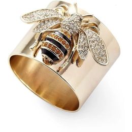 Exquisite Luxury Gold Colours Carved Bee Rings for Women Trendy Metal Inlaid White Stone Party Ring Engagement Jewellery Gift 240601