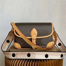3a designer women men Diane satchel bag With crossbody strap Emed Leather shoulder Bags Classic Vintage baguette bag