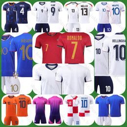 Mbappe Kane Ronaldo European Cup Football Jersey sätter England Frankrike Tyskland Portugal Italien Spanien Kroatien Belgien fotbollsslitage