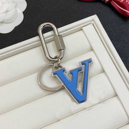 Keychains Lanyards Designer Keychain Colourful V Letter Key Chain Buckle Keychains Lovers Keyring Pendant Accessories For Men Women