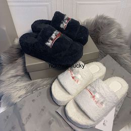 balencigaa Slides Slippers Paris Balencig Designer for Thick Fur Bottom women Ladies Wool Shearling Fluffy Furry B Letters Sandals Comfort Fuzzy Shoes Platfor