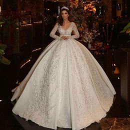 Saudi Arabic Ball Gown Illusion Back Long Sleeve Wedding Dresses 2024 Princess Sweetheart Glitter Sequined Appliques Bride Gowns 0605