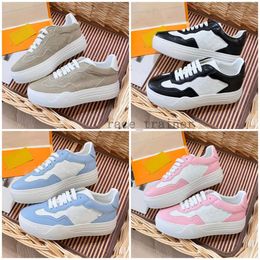 Designers GROOVY Platform Sneakers Women Flat Shoes Classic calfskin black and white fashion Embossed Printing Trainers 53.10 01