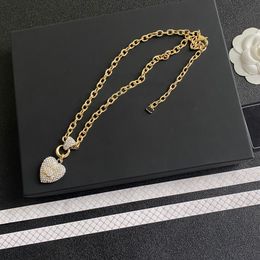 Luxury 18k Gold Plated Necklace Brand Designer Heart shaped Fashion Pendant Necklace High Quality Diamond Inlaid Charming Womens Necklace Box