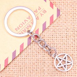 Keychains 20pcs Fashion Keychain 16mm Star Pentagram Pendants DIY Men Jewelry Car Key Chain Ring Holder Souvenir For Gift