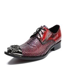 Designer Luxury Men Red Dress Shoes Fashion Pointed Toe Python Snake Pattern Leisure Leather Shoes Lace Up Metal Toe 38469516517
