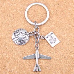 Keychains 20pcs Fashion DIY Keychain Plane Airplane Earth Passport Boy Girl Lover Pendants Men Jewelry Car Key Chain Souvenir For Gift