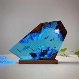 Desk Lamps Seabed World Organism Resin Table Light Creactive Art Decoration Lamp Shark Sunken Ship Divers Theme Night Light USB Charge S2460555