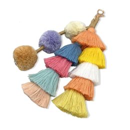 Uken Bohemian Made a mano Accessori a sospensione Women Multicolor Cotton Tassel Key Chain Fashion Gioielli CHIRMCHIN