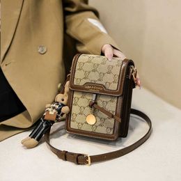 Cell Phone Pouches 2024 New For Women Crossbody Bags Mobile Phone Girl Lady Luxury Messenger Shoulder Bag Fashion Cute Bear Purse Mini Small Retro 2406069