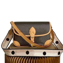 3a designer womens men bag Diane satchel bag crossbody strap Emed Leather shoulder Bags Classic Vintage baguette bag
