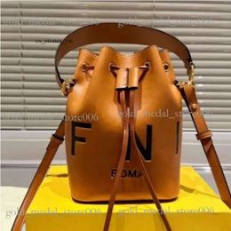 Fendidesigner Bag Mini Mini Saco de balde de alta qualidade Designer de luxo Bolsa de ombro de ombro de luxo Bolsa de couro feminino Fendibags 4354 38C2