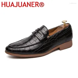 Casual Shoes 2024 Vintage Mens Leather Classic Slip On Business Brand Pointed Toe Oxford Formal Dress Bureau