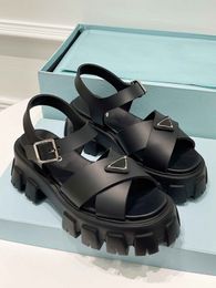 Mükemmel yaz üçgen platform sandaletler ayakkabı fırça deri siyah beyaz platform sole bayan giyim indirim ayakkabı eu35-40