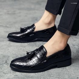Casual Shoes Men Black Leather Fashion Mens Loafers Moccasins Breathable Slip On Driving Big Size 38-47