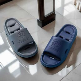 Slippers Bathroom Special Mens Slippers Bottom Hollow Indoor Home Sandals Flip-flops Shower Shoes Mens Shoes Four Seasons UniversalL2466