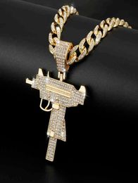 Submachine Gun Fashion Kuba Chain Pendant Men is ut Crystal Goldsilver Color Charm Hip Hop Jewelry Cuban Necklace3346448