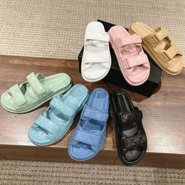 Dad sandal slip on without the back strap Women summer Dad Slide Mule Slide Flat shoes 100% real leather Quilted Leather With box Designer Dad sandal luxury slides shoes