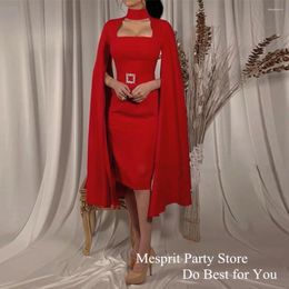 Party Dresses Simple Red Cocktail Dress Sqaure Neck Long Slit Sleeves Knee Length Sheath Arabic Gown For Holiday Short Prom