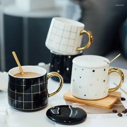 Mugs Creative Coffee Mug Spoon Breakfast Ceramics Gold Insulated With Lid Simple Self Stirring Tazas Home Garden XX60CM