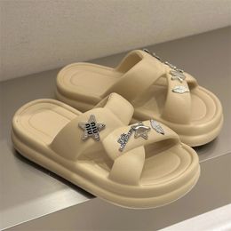 Slippers Fashion Thick Bottom Designer Women Shoes Comfortable Platform Sandals Beach Sandals