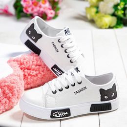 Sneakers 2024 Brand Kids Canvas Shoes Design Autumn New Versatile White Womens Trendy Students Korean version tyg pojkar och flickor spo otxya
