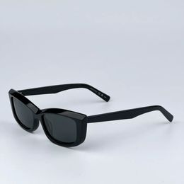 Black Cat Eye Sunglasses Dark Grey 658 Women Men Designer Sunglasses Summer Shades Glasses gafas de sol Sonnenbrille UV400 Eye Wear with Box
