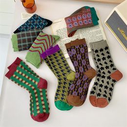 Women Socks Retro For Autumn Winter Warm Absorb Sweat Female Cotton High Quality Flower Crew Lady Mixed-Color