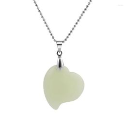 Pendant Necklaces Novel Natural Stone Green Luminous Temperament Irregular Loves Heart Crystal Necklace Gift Trend Jewellery