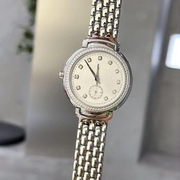 Fashion Wristwatch Quartz Movement Woman Montre Wristwatches Watch Women Waterproof Watches Fashion De Luxe Life Designer Watch Gold Xthun