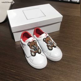 fashion kids shoes high quality Child Sneakers Size 26-35 Embroidered cartoon doll decoration baby casual shoes Box protection Aug30