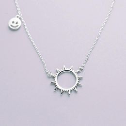 Chains 2023 Jewellery Fashion Trendy Smiling Sun Necklace Ladies Clavicle Gifts