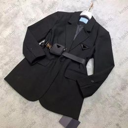 Модные повседневные женщины Blazers Дизайнерский костюм ретро однократный куртка с длинным рукавом с Belt3419