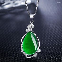 Pendant Necklaces Temperament Water Drop Shape Simulation Clear Green Chalcedony Garnet Fashion Clavicle Chain