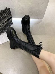 Stivali da moto da donna cunei scarpe pianeggianti donne piattaforma di tacco alto stivali in pelle allacciato da donna scarpe stivali neri per scarpe da ragazza 35-40