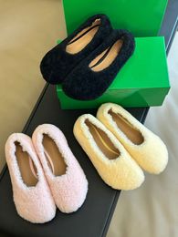 2023 autumn and winter fur shoes scissors cake wool loafer shoes new fur one of the material bean rubber sole