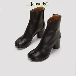 Boots Luxury Brand Design Leather Tabi Fashion Round Chunky High Heel Angle для женщин Осень Зимняя Сплит Туф 230831
