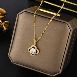 Designer Four-leaf clover Necklace Luxury Top titanium steel Light luxury temperament diamond inlaid Necklace female lip chain lovely Van Clee Accessories Jewelry