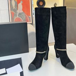 Lussuosi stivali al ginocchio da donna con tacco grosso 8 cm firmati in pelle di vitello scamosciata con catena slip on Knight Western stivali da neve da moto da donna classici neri scarpe casual per la festa