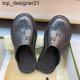 2023 Men's slip on sandal Women's platform perforated G sandal Hollow Shoes Jelly colors slip Summer Rubber lug sole mules womens mens slip